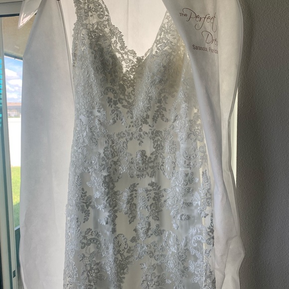 Maggie sottero brand new never worn wedding gown - Picture 4 of 16